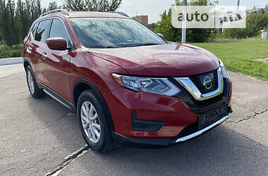 Внедорожник / Кроссовер Nissan Rogue 2017 в Ровно