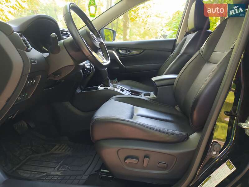 Внедорожник / Кроссовер Nissan Rogue 2018 в Кропивницком