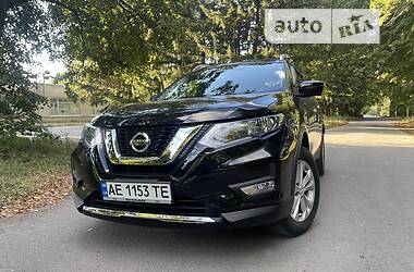 Внедорожник / Кроссовер Nissan Rogue 2016 в 
