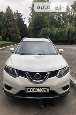 Позашляховик / Кросовер Nissan Rogue 2014 в 