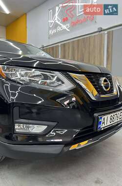 Позашляховик / Кросовер Nissan Rogue 2016 в 