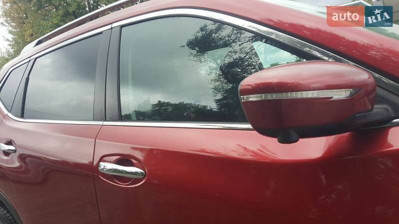 Позашляховик / Кросовер Nissan Rogue 2014 в Бучачі