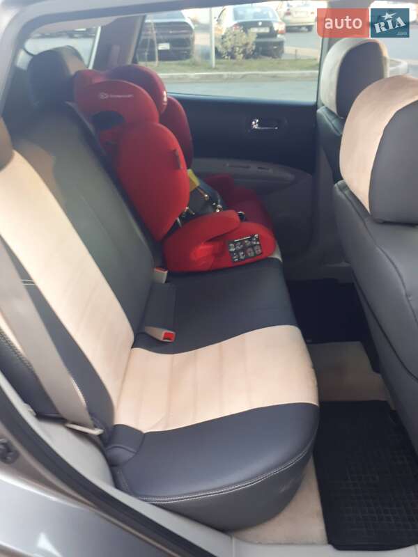 Позашляховик / Кросовер Nissan Rogue 2015 в Києві