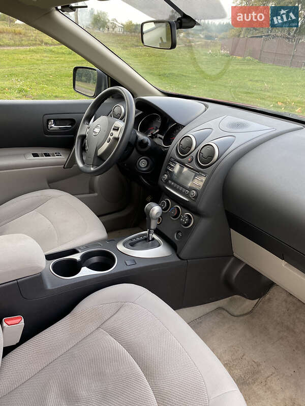 Внедорожник / Кроссовер Nissan Rogue 2015 в Каменке-Бугской