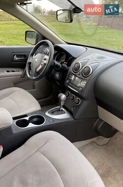 Внедорожник / Кроссовер Nissan Rogue 2015 в 