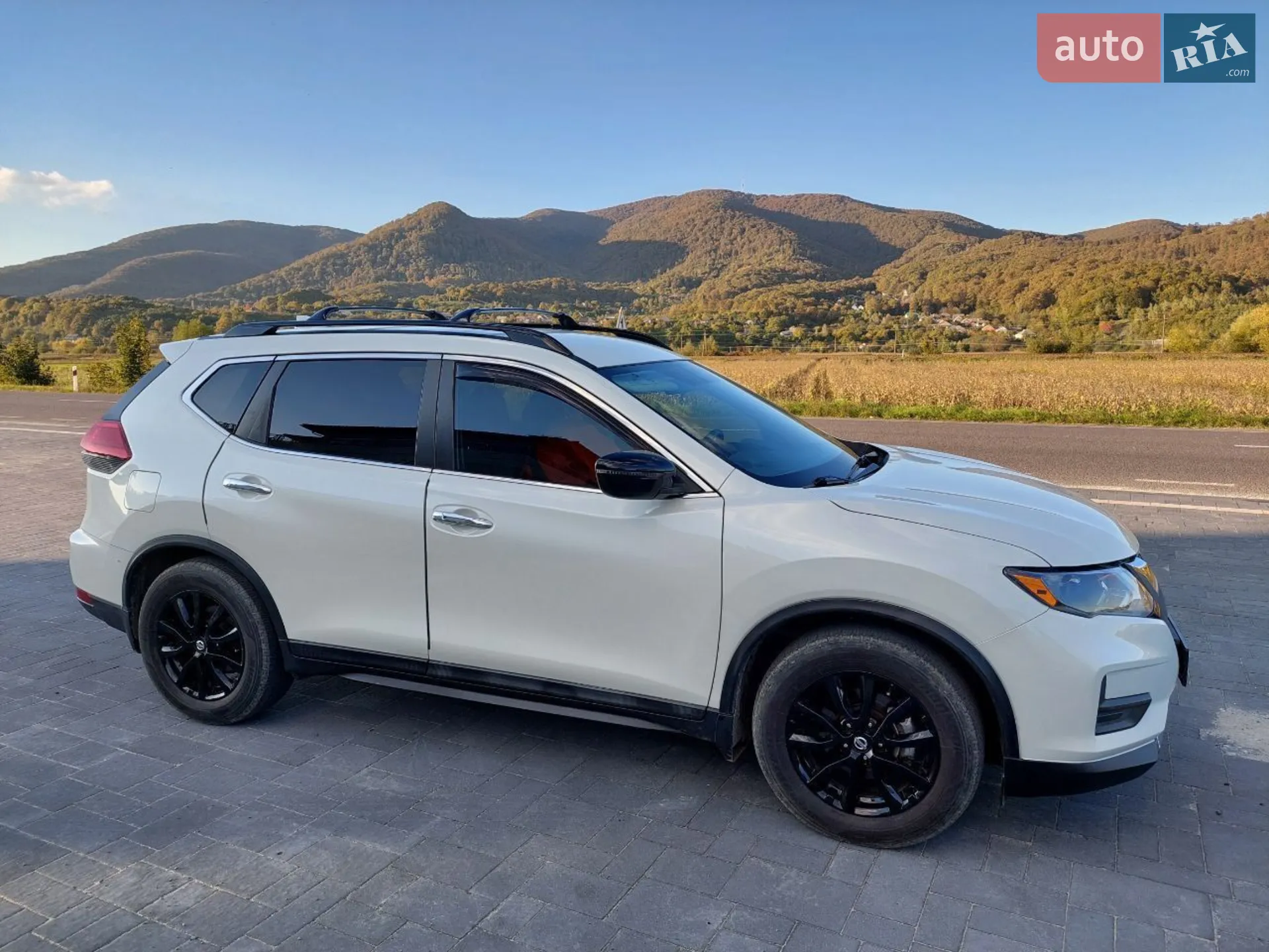 2017 Nissan Rogue - мініатюра 2