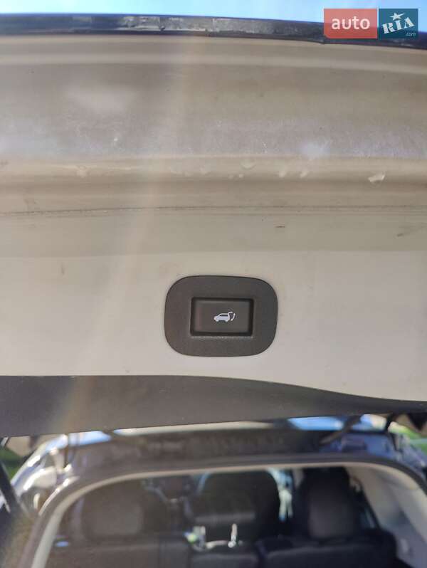 Внедорожник / Кроссовер Nissan Rogue 2016 в Киеве