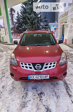 Внедорожник / Кроссовер Nissan Rogue 2014 в Ужгороде