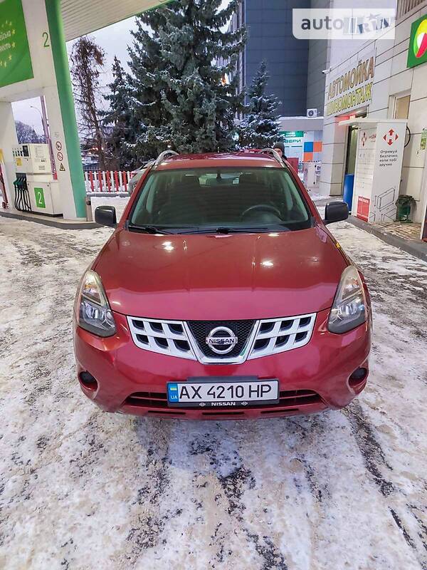Внедорожник / Кроссовер Nissan Rogue 2014 в Ужгороде