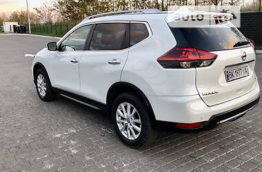 Внедорожник / Кроссовер Nissan Rogue 2018 в 