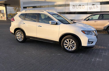Внедорожник / Кроссовер Nissan Rogue 2018 в 