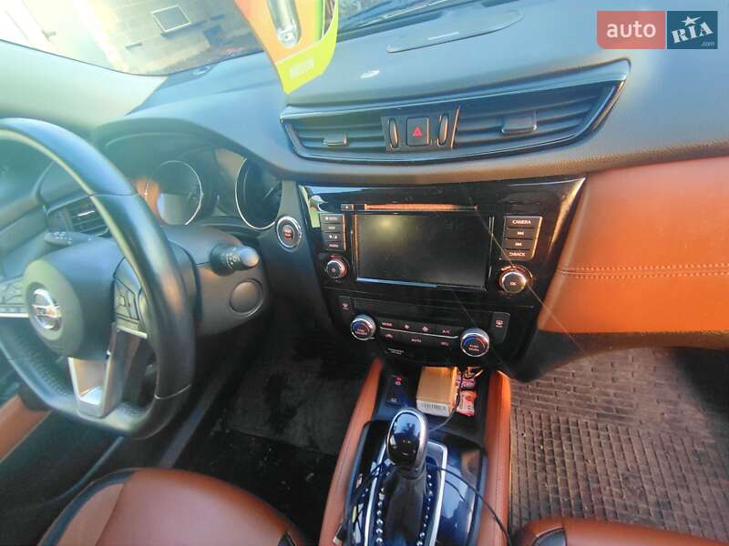 Внедорожник / Кроссовер Nissan Rogue 2019 в Первомайске