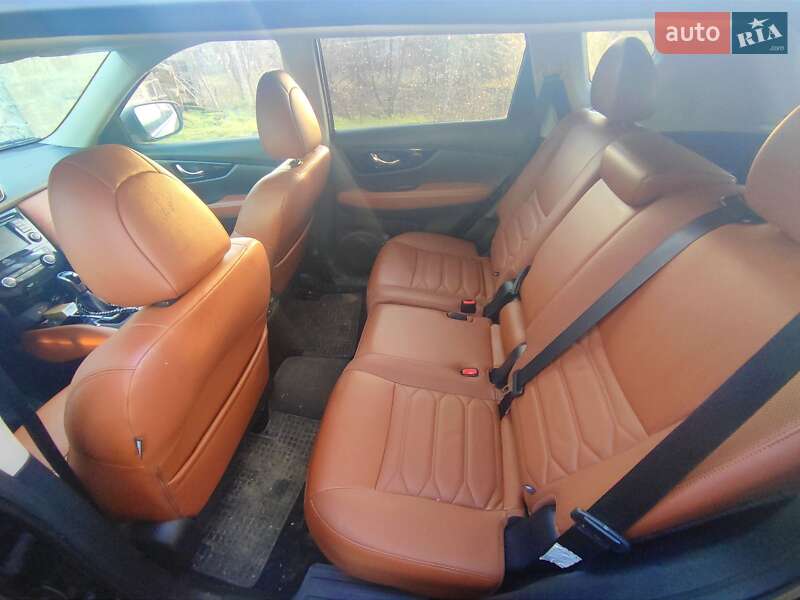 Внедорожник / Кроссовер Nissan Rogue 2019 в Первомайске