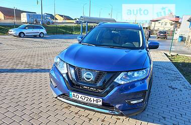 Внедорожник / Кроссовер Nissan Rogue 2017 в Виноградове