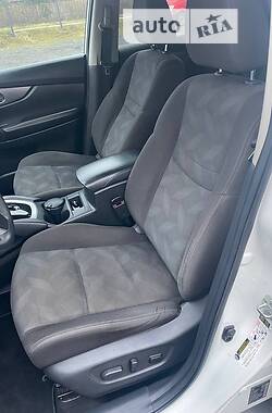 Внедорожник / Кроссовер Nissan Rogue 2016 в Луцке