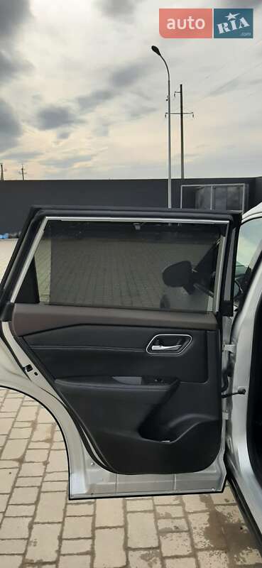 Позашляховик / Кросовер Nissan Rogue 2021 в Козові