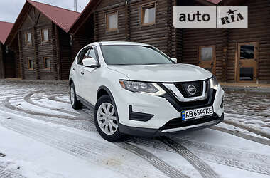 Внедорожник / Кроссовер Nissan Rogue 2017 в 