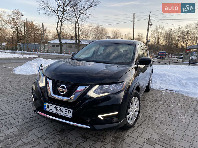 Внедорожник / Кроссовер Nissan Rogue 2017 в Луцке