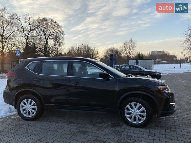Внедорожник / Кроссовер Nissan Rogue 2017 в Луцке