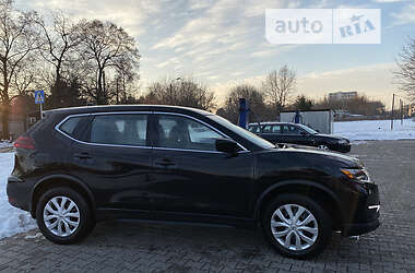 Внедорожник / Кроссовер Nissan Rogue 2017 в 