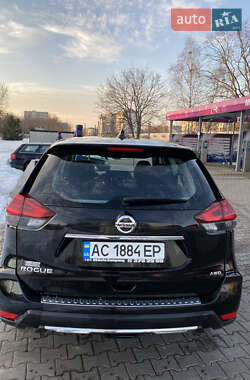 Внедорожник / Кроссовер Nissan Rogue 2017 в 