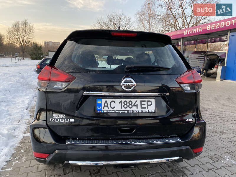 Внедорожник / Кроссовер Nissan Rogue 2017 в Луцке