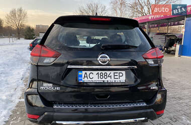 Внедорожник / Кроссовер Nissan Rogue 2017 в 