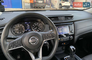 Внедорожник / Кроссовер Nissan Rogue 2017 в 