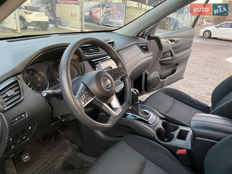 Внедорожник / Кроссовер Nissan Rogue 2017 в Луцке