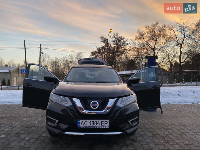 Внедорожник / Кроссовер Nissan Rogue 2017 в Луцке