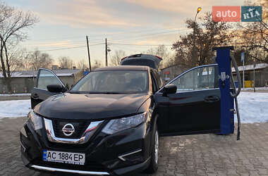 Внедорожник / Кроссовер Nissan Rogue 2017 в 