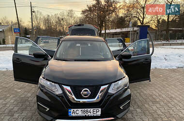 Внедорожник / Кроссовер Nissan Rogue 2017 в 