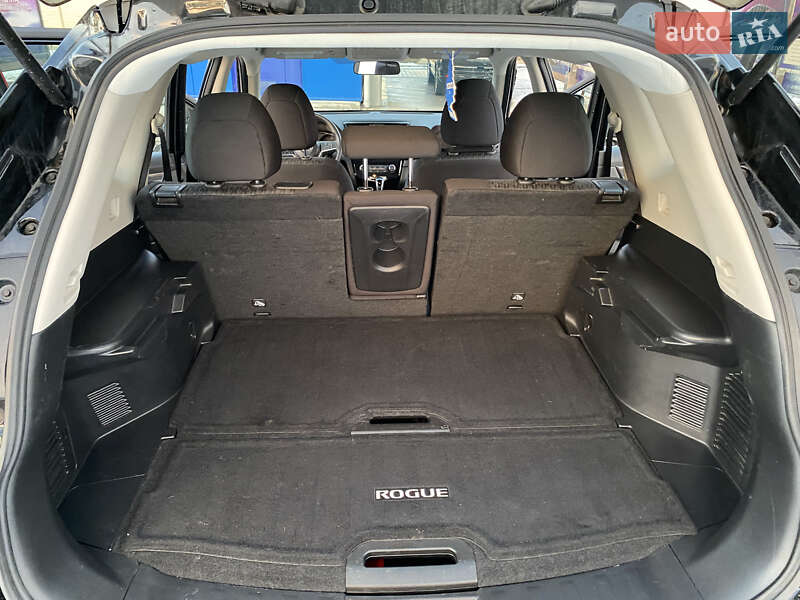 Внедорожник / Кроссовер Nissan Rogue 2017 в Луцке
