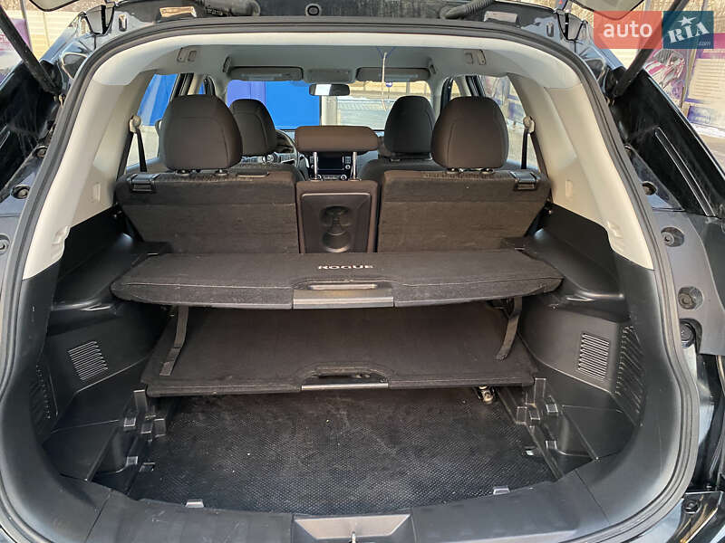 Внедорожник / Кроссовер Nissan Rogue 2017 в Луцке