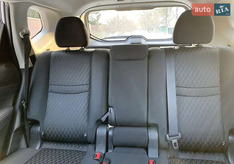 Внедорожник / Кроссовер Nissan Rogue 2016 в Тернополе фото 2 Внедорожник / Кроссовер Nissan Rogue 2016 в Тернополе