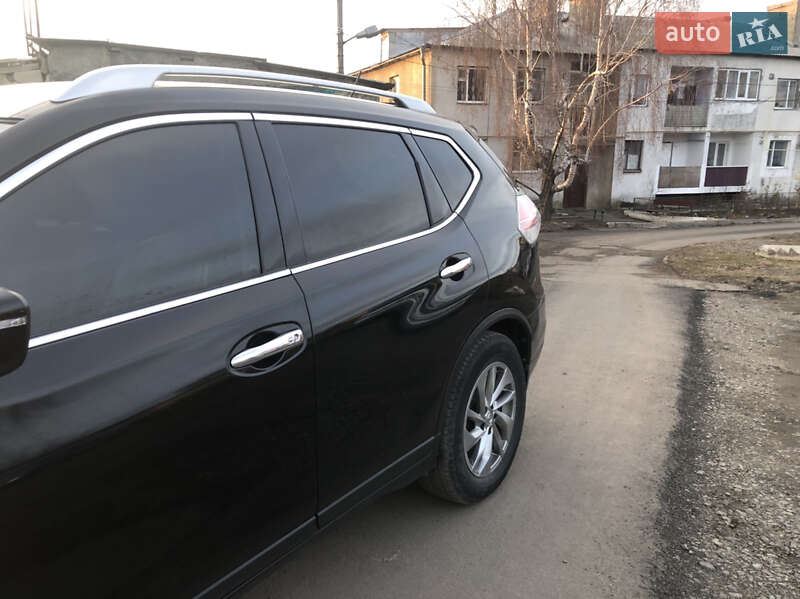 Позашляховик / Кросовер Nissan Rogue 2013 в Окнах