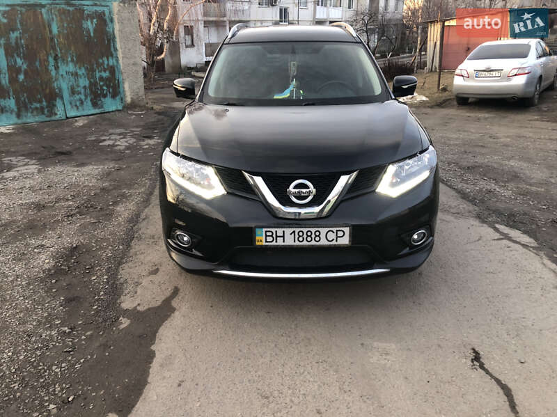 Позашляховик / Кросовер Nissan Rogue 2013 в Окнах