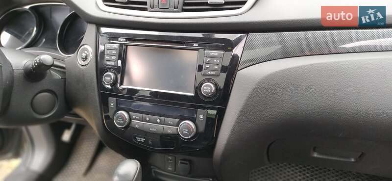 Позашляховик / Кросовер Nissan Rogue 2015 в Зміїві