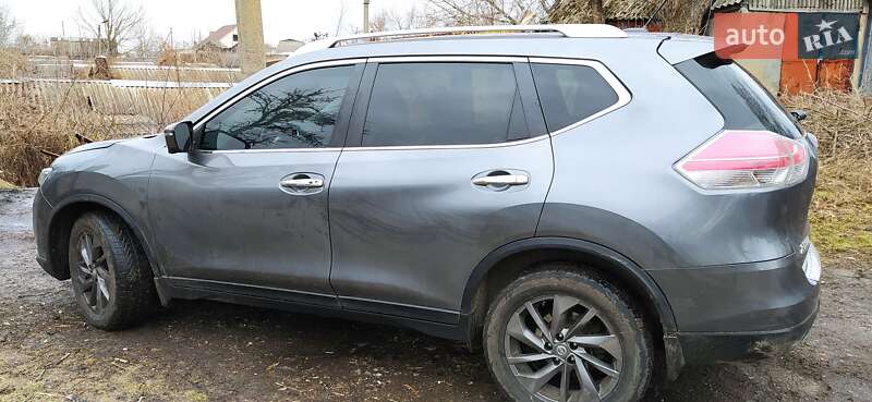 Позашляховик / Кросовер Nissan Rogue 2015 в Зміїві