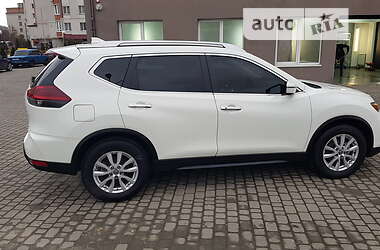 Внедорожник / Кроссовер Nissan Rogue 2018 в 
