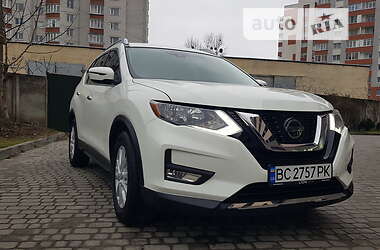 Внедорожник / Кроссовер Nissan Rogue 2018 в Городке