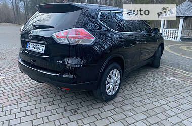 Внедорожник / Кроссовер Nissan Rogue 2015 в 
