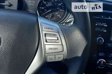 Позашляховик / Кросовер Nissan Rogue 2015 в Полтаві