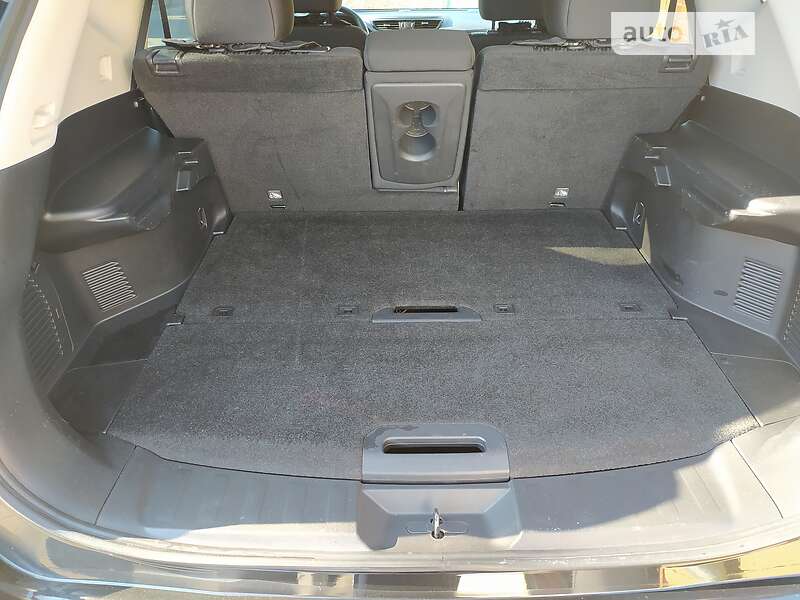 Внедорожник / Кроссовер Nissan Rogue 2017 в Светловодске