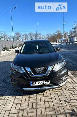 Внедорожник / Кроссовер Nissan Rogue 2017 в Кропивницком