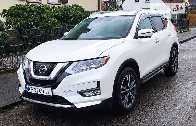 Позашляховик / Кросовер Nissan Rogue 2016 в Львові