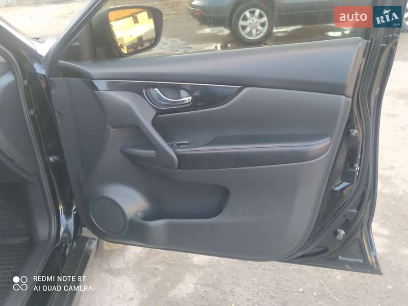Внедорожник / Кроссовер Nissan Rogue 2017 в Золочеве