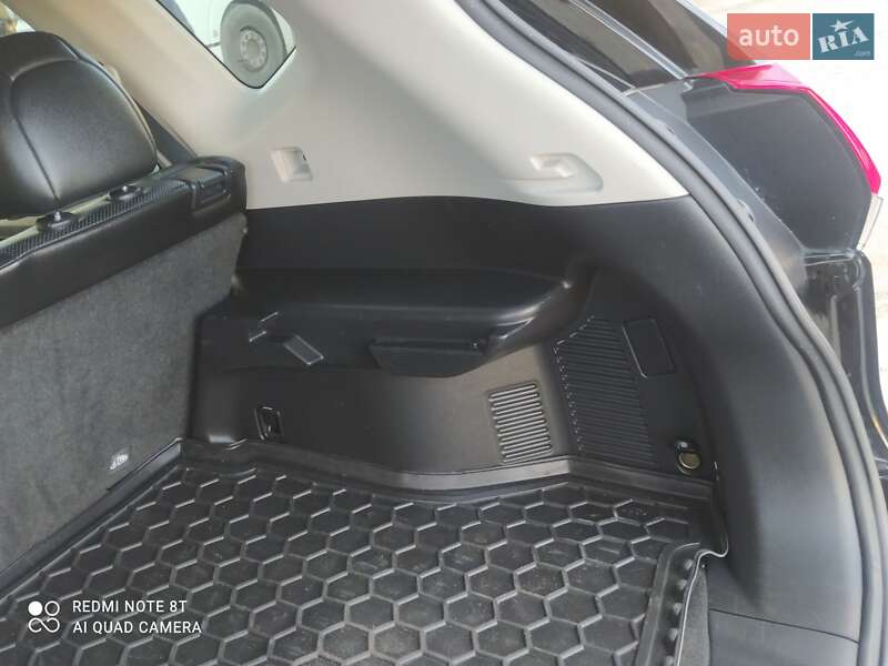 Внедорожник / Кроссовер Nissan Rogue 2017 в Золочеве