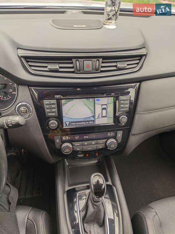 Внедорожник / Кроссовер Nissan Rogue 2017 в Ровно