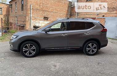 Внедорожник / Кроссовер Nissan Rogue 2017 в Харькове